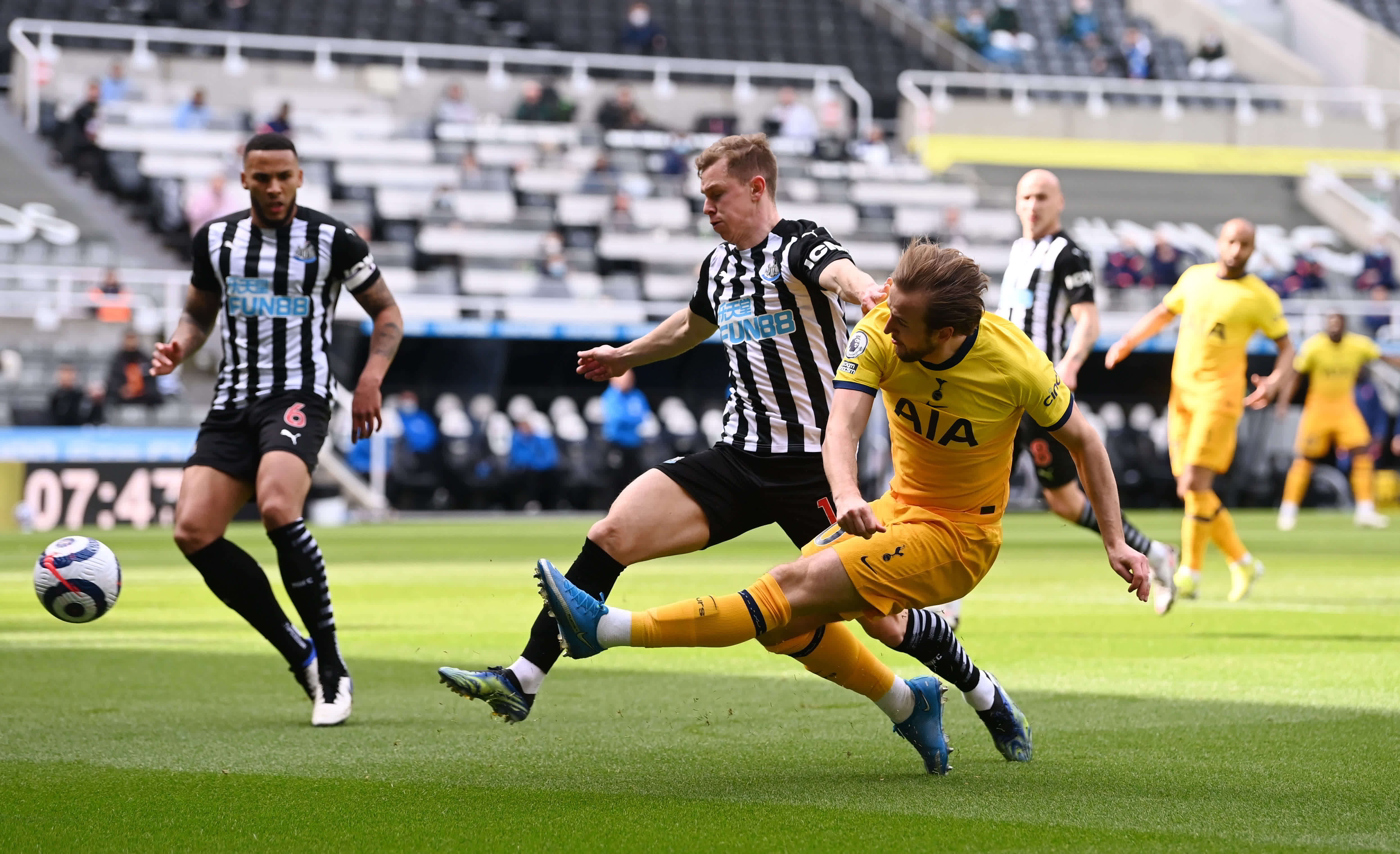 出强劲的竞 出强劲的竞